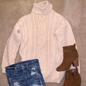 Off white turtleneck sweater ✨